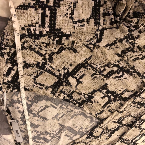 JustFab Soft Snakeskin Print Wrap Dress Size XXL (16-18) - Picture 11 of 14